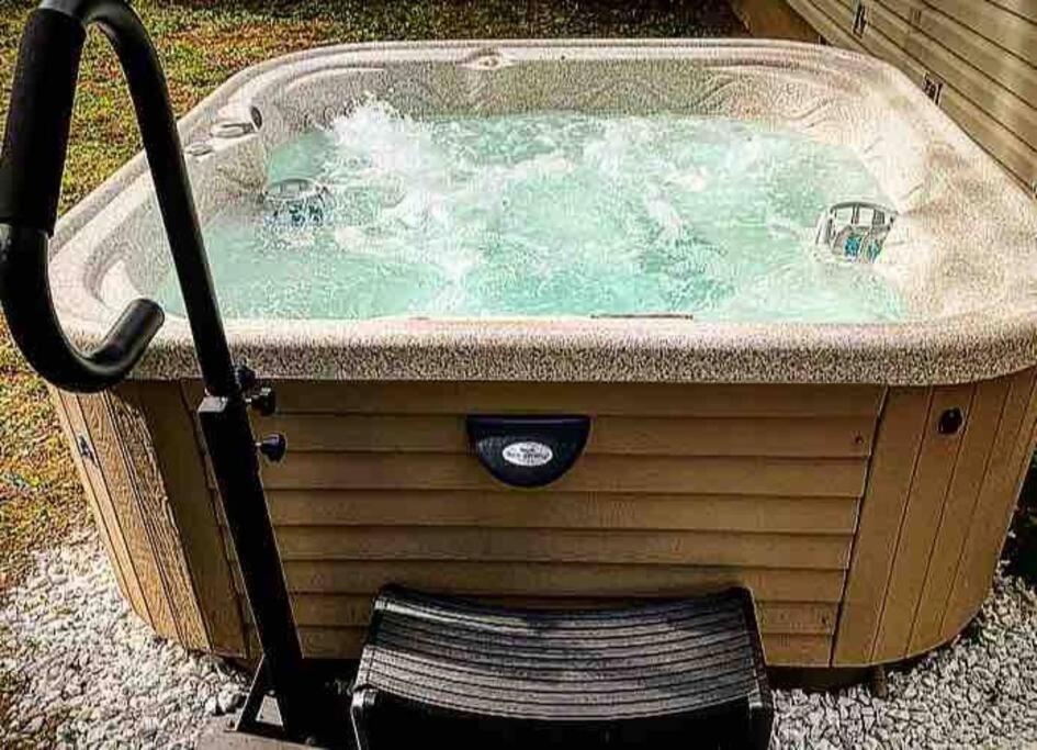 Villa {Hot Tub In Ranch} Mins To Airport/Uofr/Strng/Dwtn Rochester Esterno foto