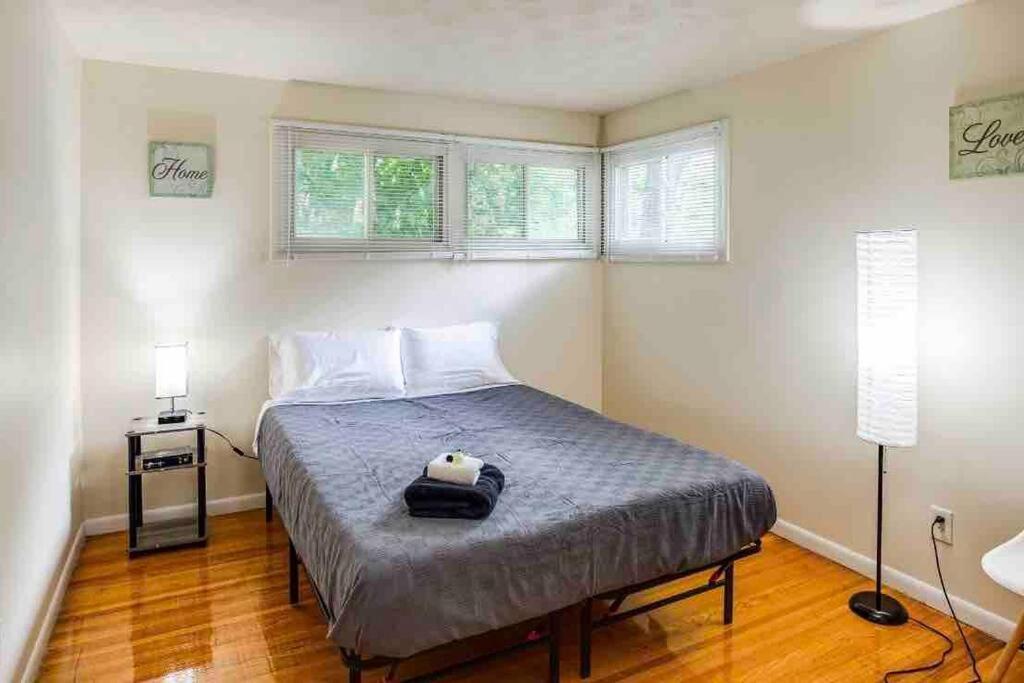 Villa {Hot Tub In Ranch} Mins To Airport/Uofr/Strng/Dwtn Rochester Esterno foto